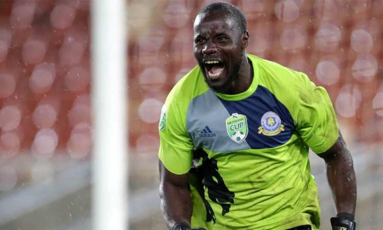 Image d'illustration pour: Zimbabwe veteran Arubi helps Marumo stun Sundowns | Sports