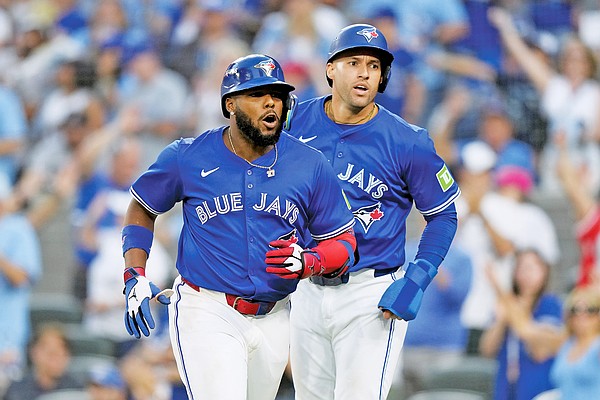 Image d'illustration pour: Kirk homers twice as Blue Jays end playoff skid by thumping Yankees 10-1 | Jefferson City News-Tribune