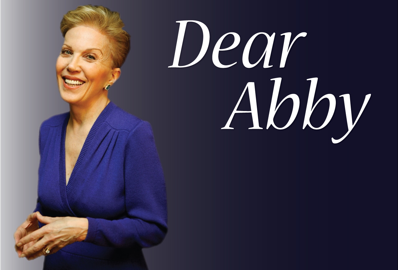 Image d'illustration pour: Dear Abby: I don't like that my friend has relationships with married men