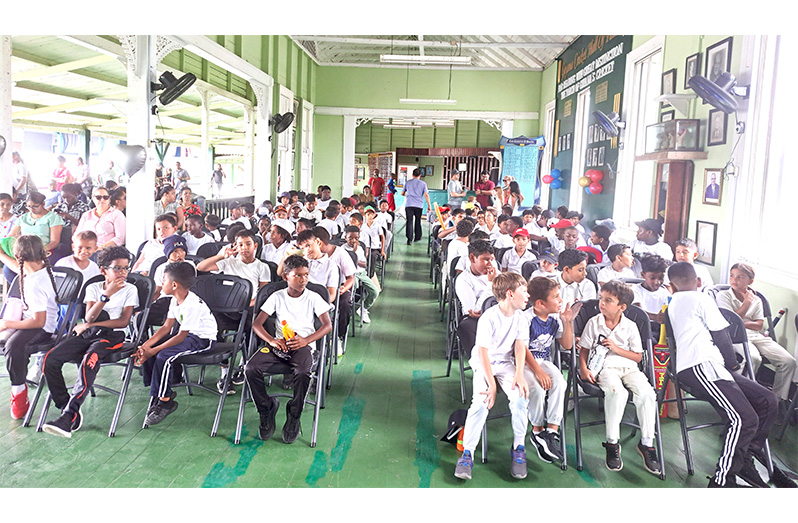 Image d'illustration pour: GCC celebrates first anniversary of KFC Mini Zingers Cricket Programme - Guyana Chronicle