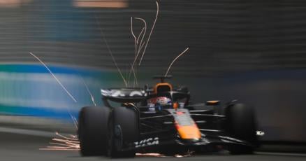 Image d'illustration pour: George Russell wins F1's Singapore GP as McLaren secures constructors' title