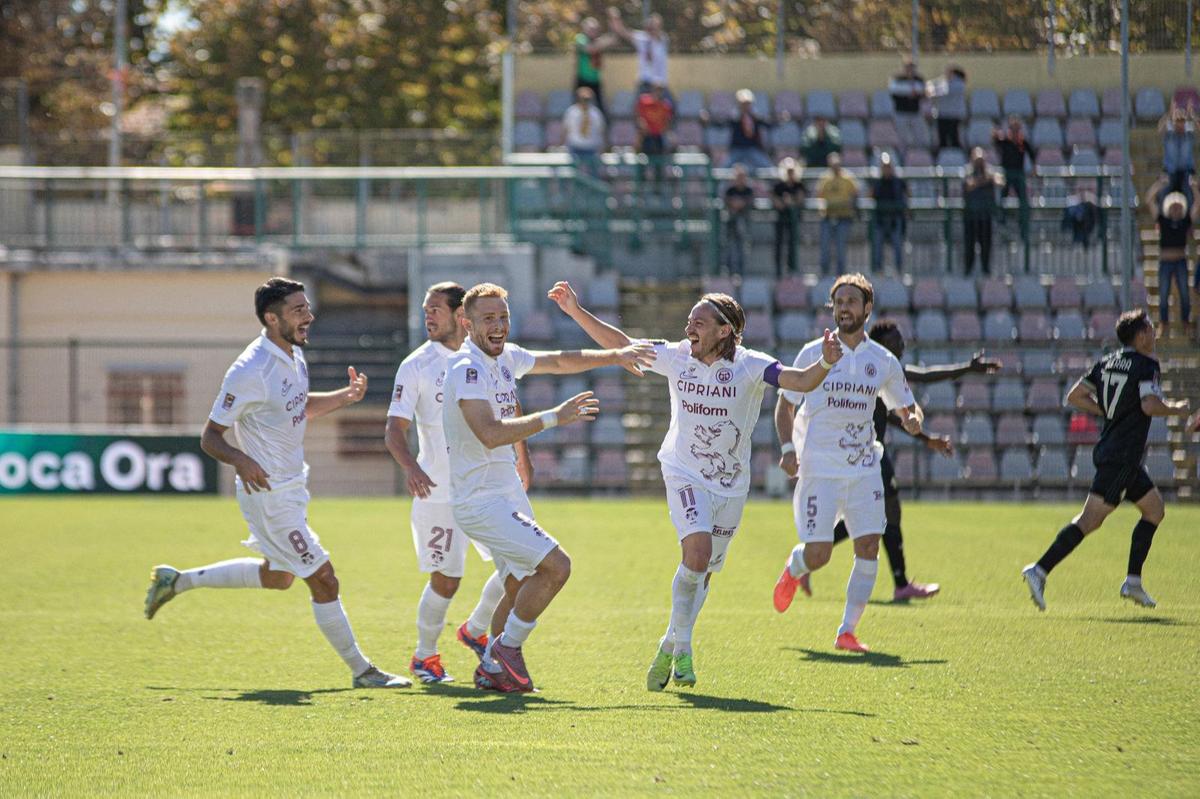Image d'illustration pour: Il Ravenna vince ad Alessandria con la Juventus Next Gen: 4-2