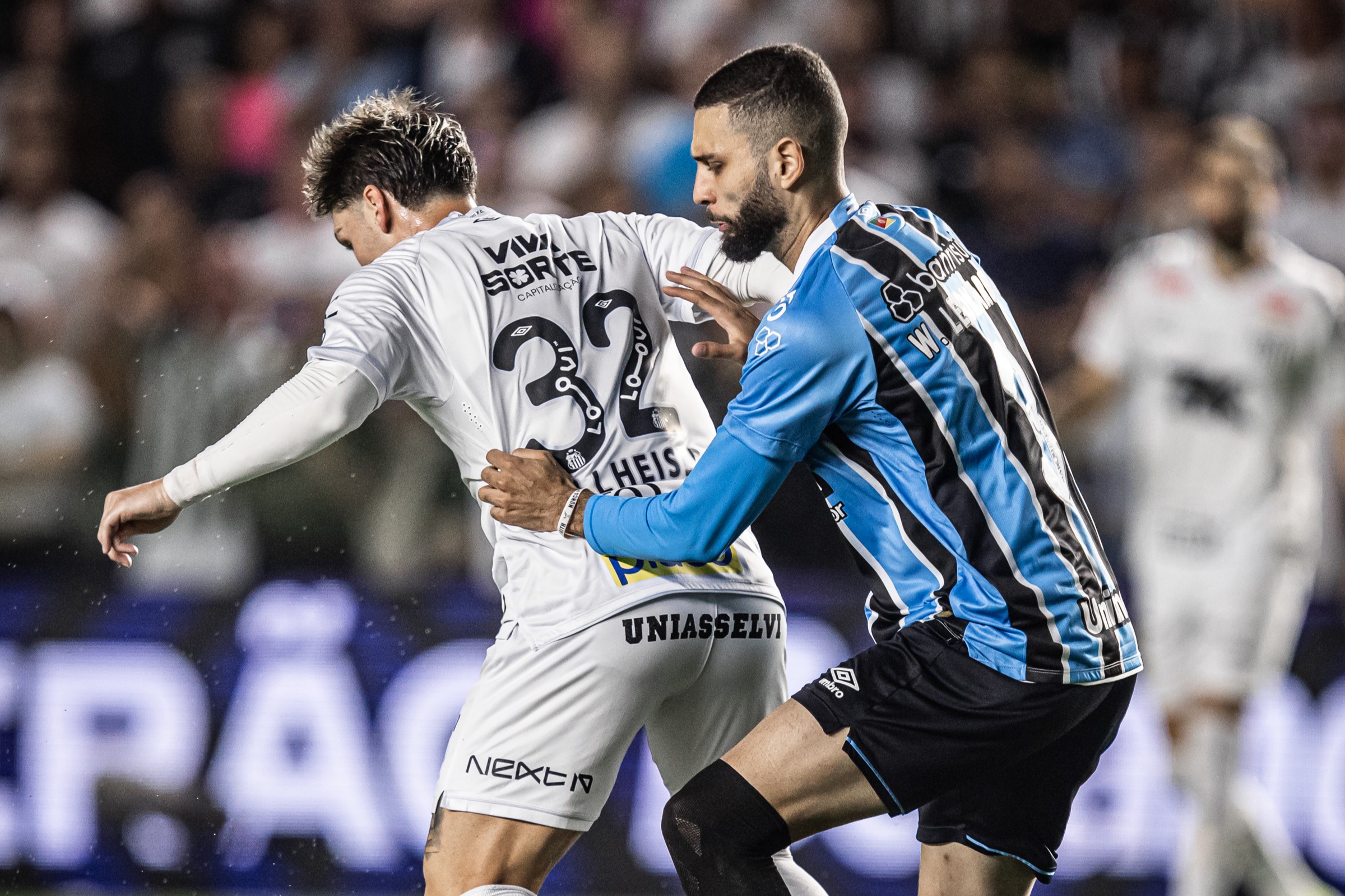 Image d'illustration pour: Análise: Santos até domina os rivais, mas é ineficiente no ataque e frágil na defesa