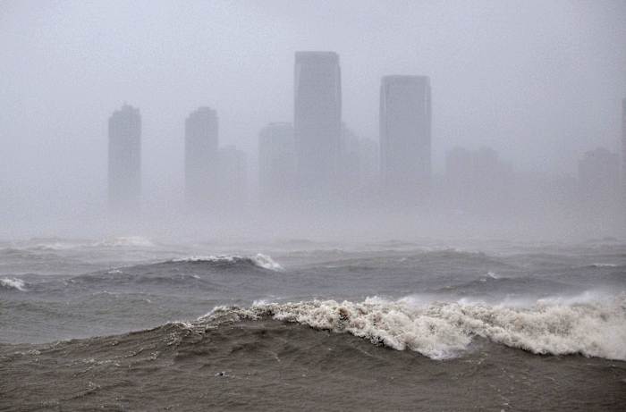 Image d'illustration pour: Typhoon Matmo strengthens, prompting China to evacuate 347,000 people ahead of landfall