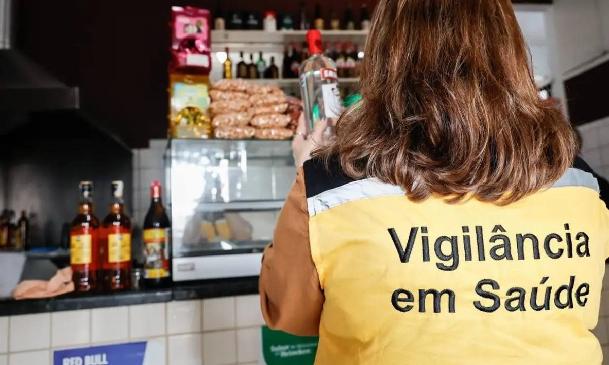 Image d'illustration pour: Brasil investiga 209 casos de intoxicação por metanol em bebidas alcoólicas, alerta Ministério da Saúde | ABC Agora outubro 5th, 2025