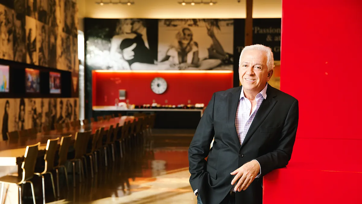 Image d'illustration pour: Las claves de estilo de Paul Marciano, fundador de Guess