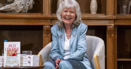 Image d'illustration pour: Jilly Cooper, British author of bestselling risqué novels including 'Rivals', dies at 88