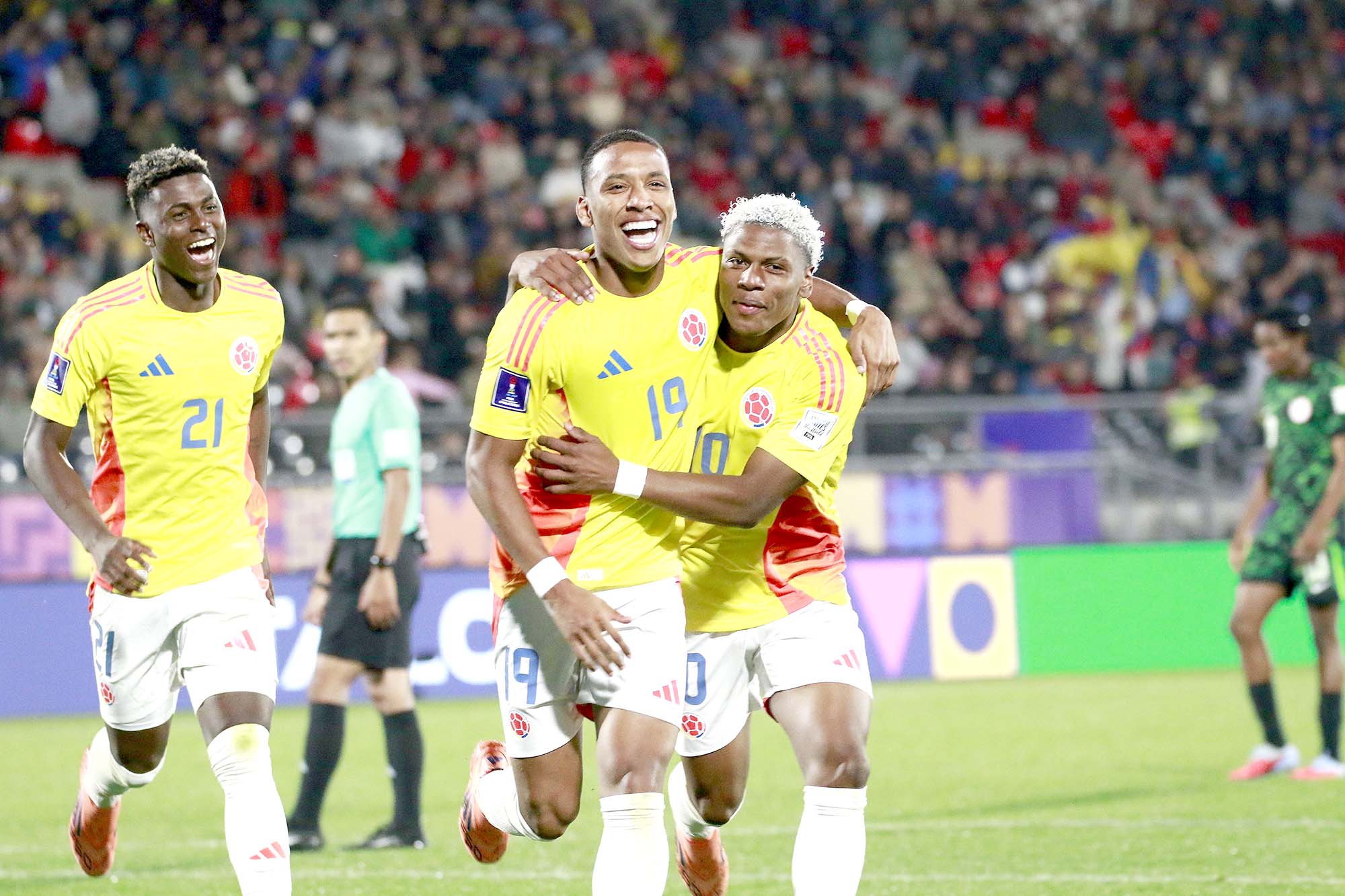 Image d'illustration pour: Por una amarilla menos Colombia ganó el grupo F y se queda en Talca tras empatar 1-1 con Nigeria - Diario La Prensa