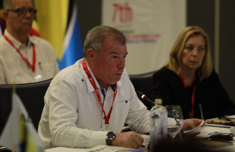 Image d'illustration pour: Ministro de Turismo de Cuba muestra optimismo en entrevista