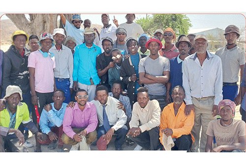 Image d'illustration pour: Small miners removed from Brandberg