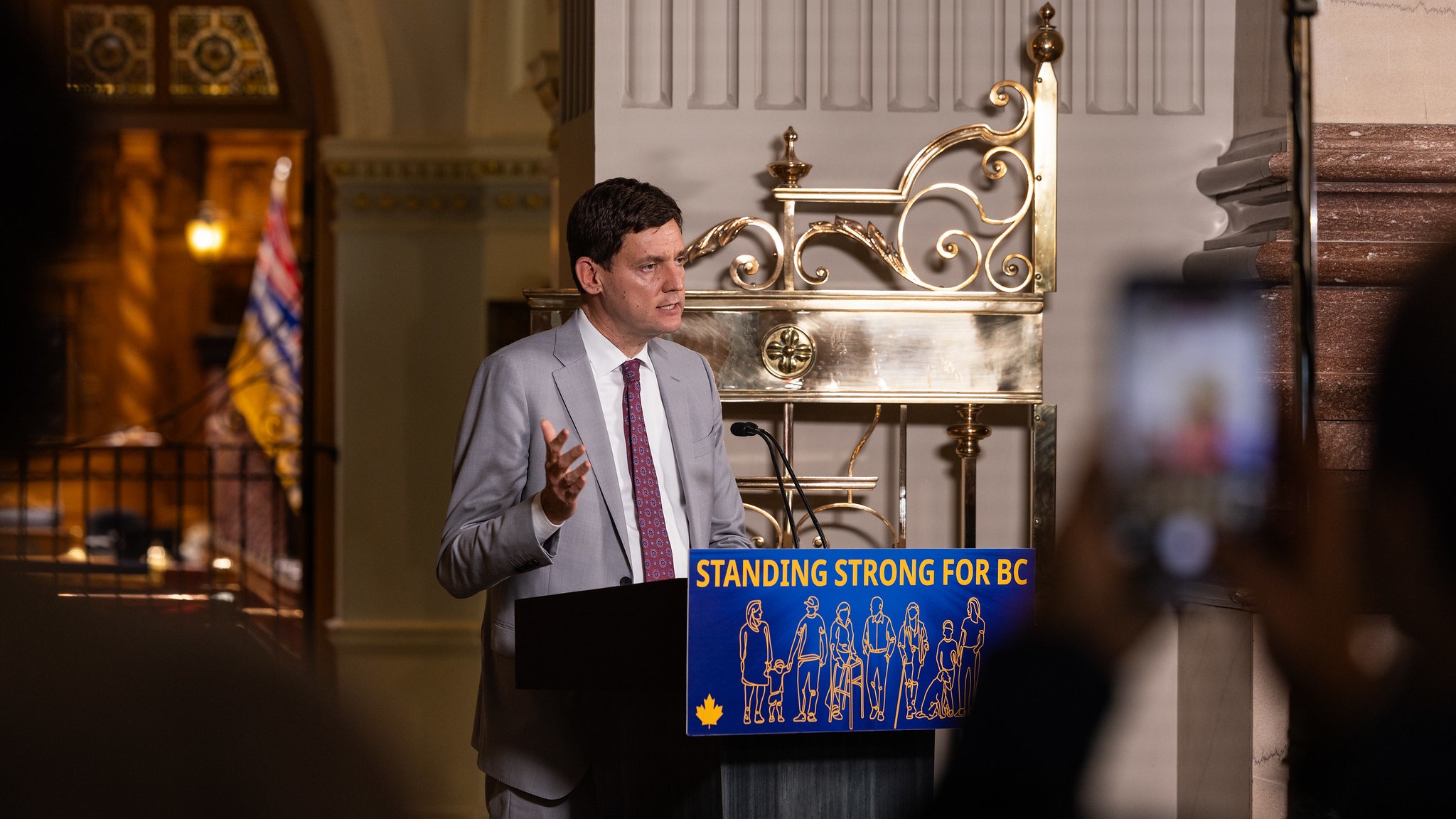 Image d'illustration pour: Eby and Smith clash over Alberta's west coast pipeline plan : My Kootenay Now