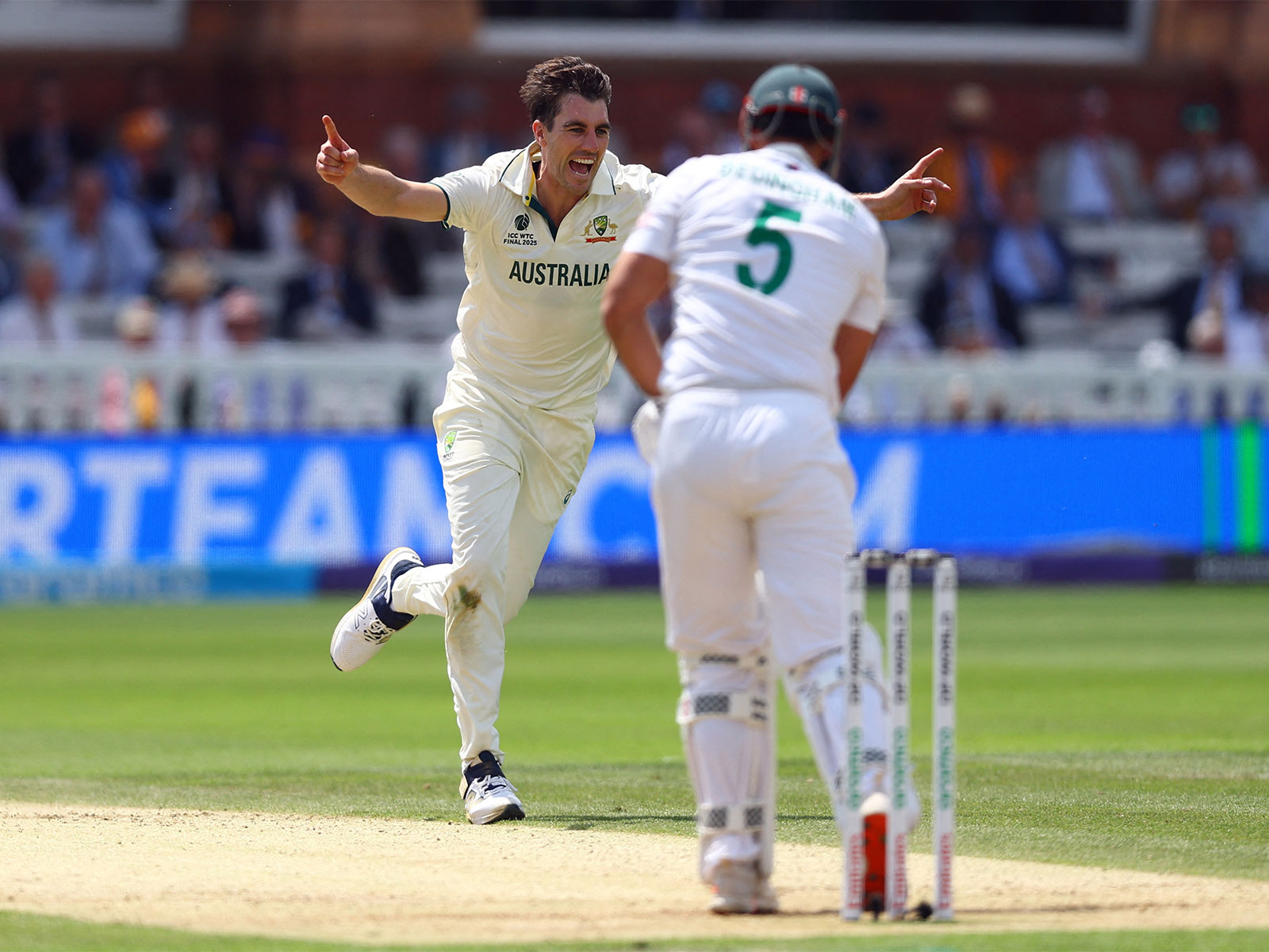 Image d'illustration pour: Australia skipper Cummins out of Perth Ashes Test, could miss entire series