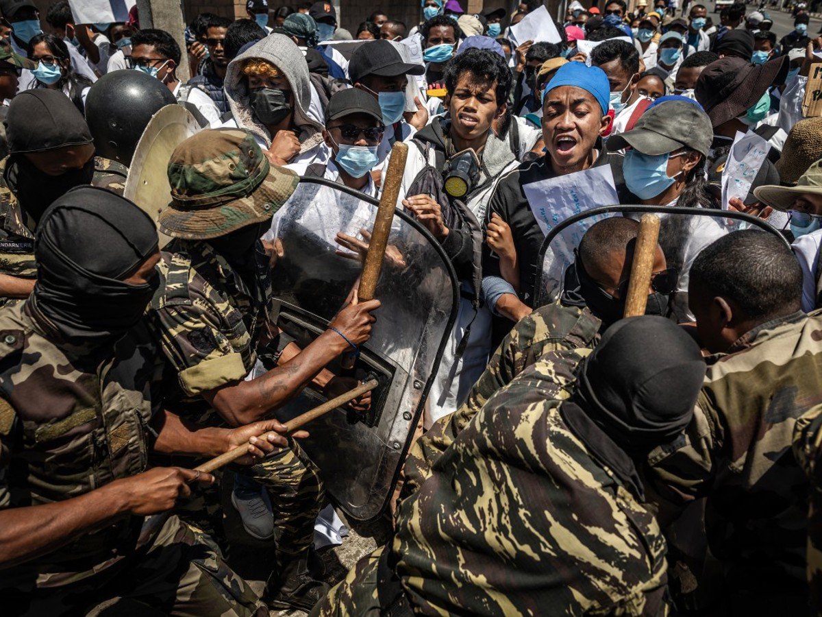 Image d'illustration pour: New prime minister inspires little hope in protest-hit Madagascar