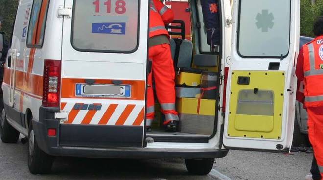 Image d'illustration pour: Bimba di 4 anni cade dal tavolo. Trasferita a Roma in prognosi riservata