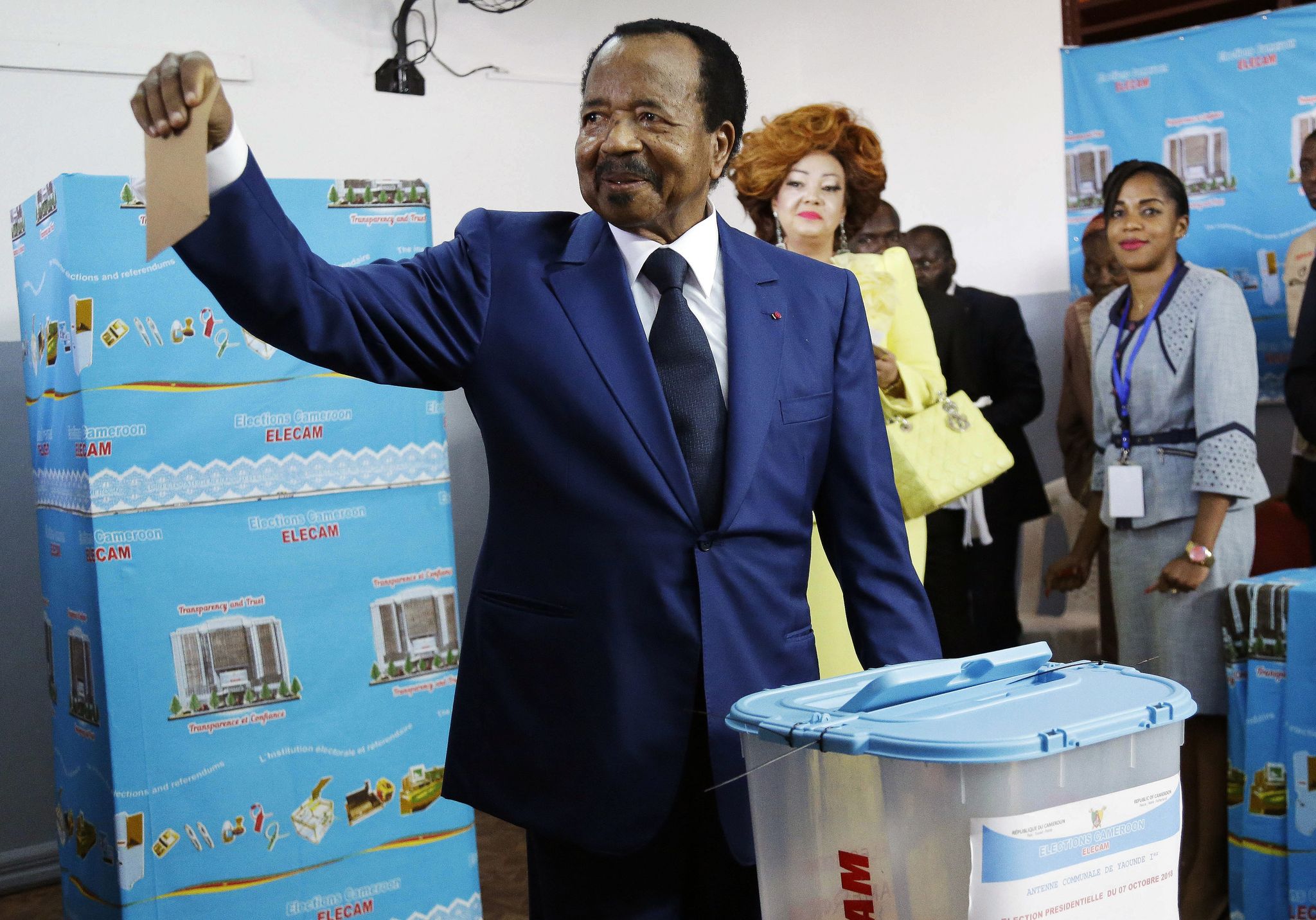 Image d'illustration pour: Cameroon's 92-year-old president makes rare public appearance to campaign for reelection