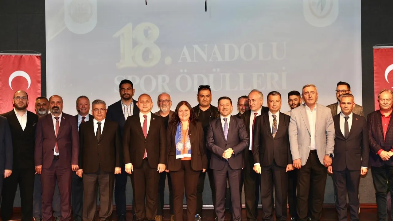 Image d'illustration pour: Rasim Arı yılın belediye başkanı oldu