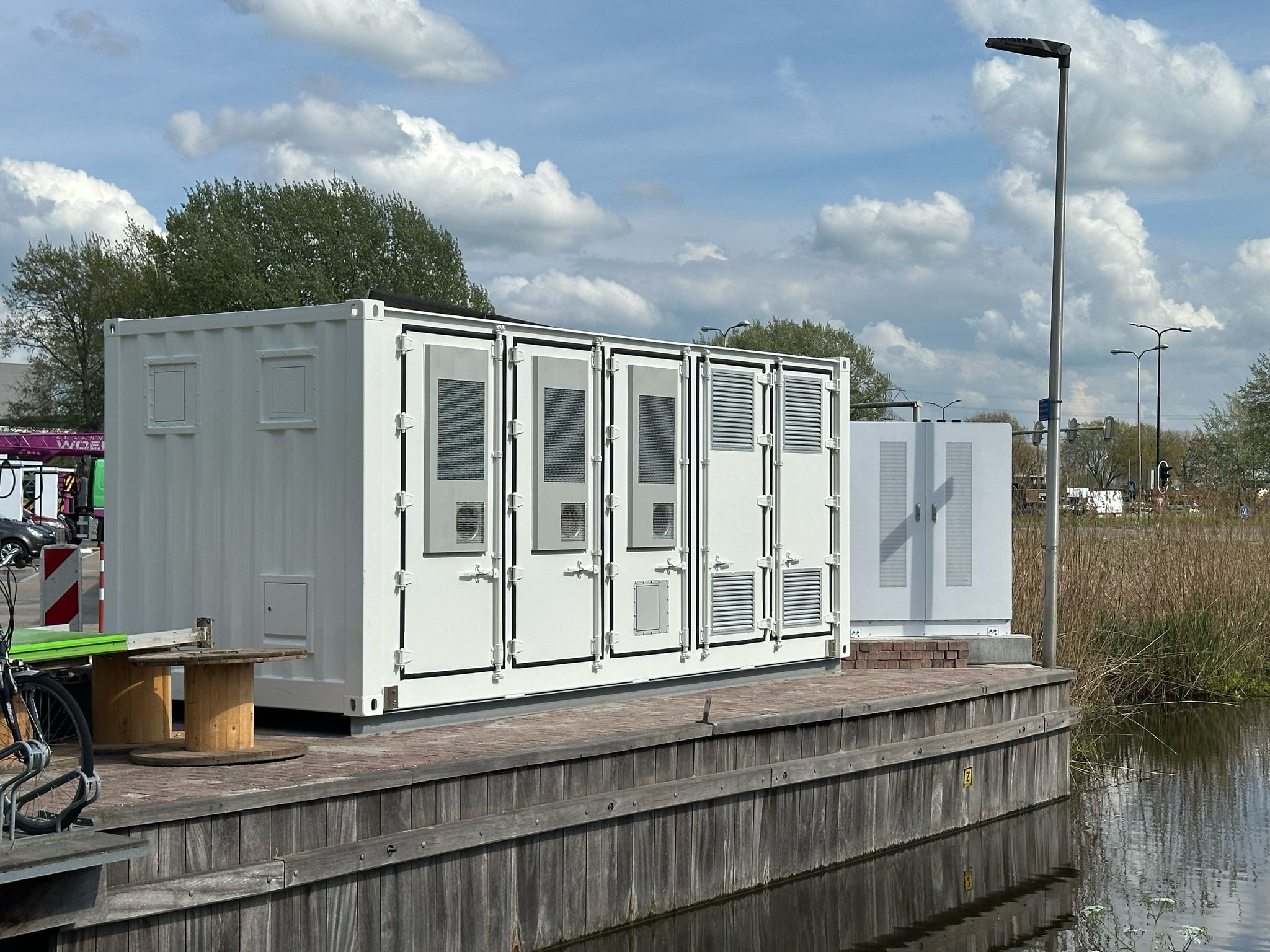 Image d'illustration pour: Marktonderzoek Energieopslag 2025: Nederland moet versnellen om kansen niet te missen - Duurzaam Ondernemen