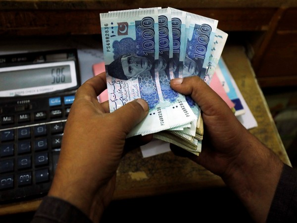 Image d'illustration pour: Pakistan receives 38pc lower inflows in financing - www.lokmattimes.com