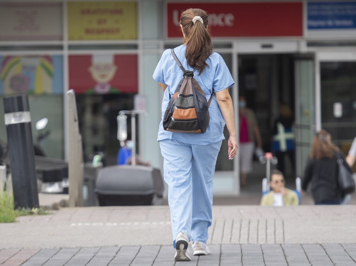 Image d'illustration pour: De nombreux bris de services évités dans le réseau de la santé cet été | L'actualité