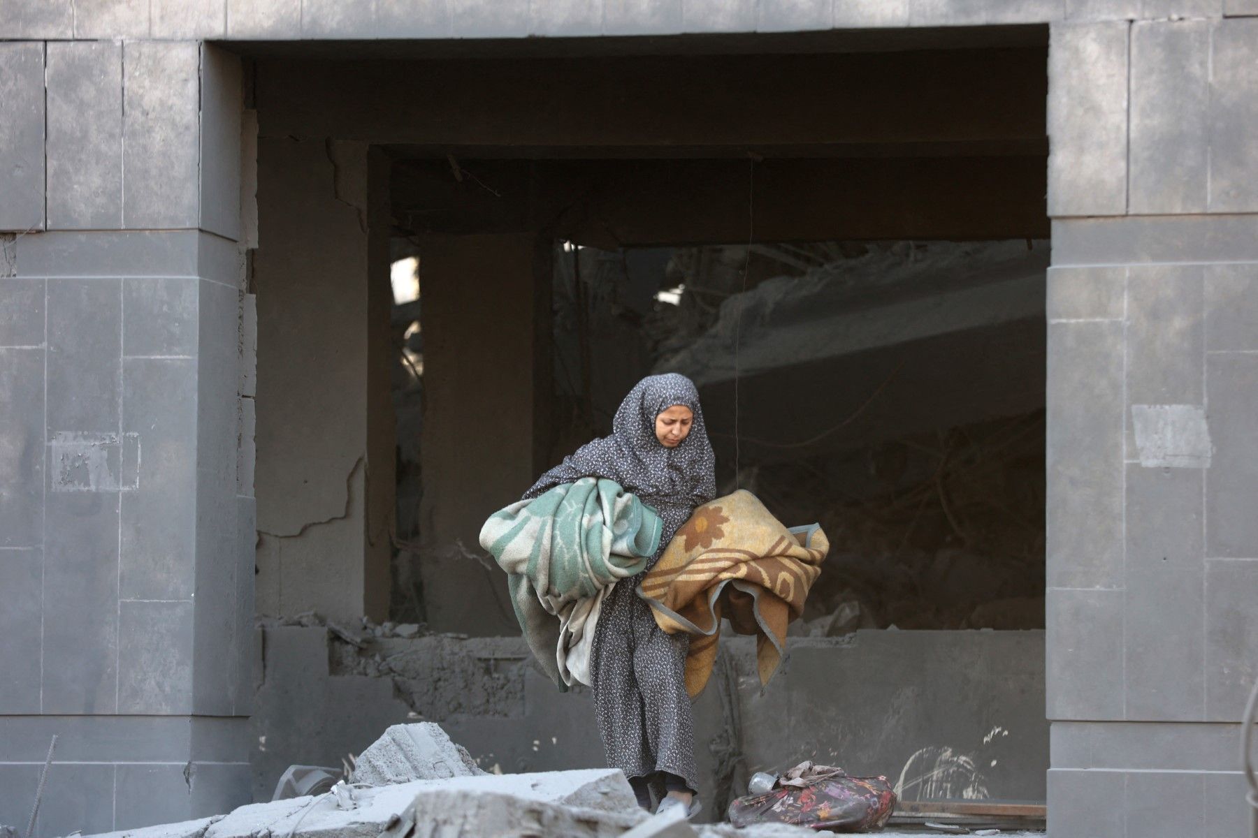 Image d'illustration pour: Palestinian woman was secretly evacuated from Gaza, who is she? | Al Bawaba