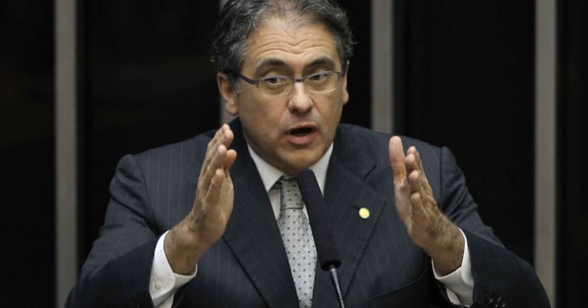 Image d'illustration pour: Tarcísio pressiona deputados contra MP alternativa ao IOF, diz Zarattini: 'Virou disputa eleitoral'
