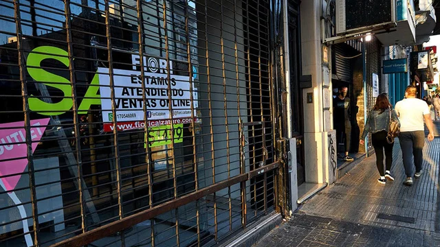 Image d'illustration pour: Crisis empresarial: 28 empresas cierran cada día y 236.000 empleos desaparecen