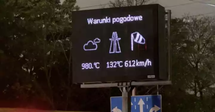 Image d'illustration pour: Armagedon w Chorzowie. Temperatura 980°C i huraganowy wiatr rozbawił wielu