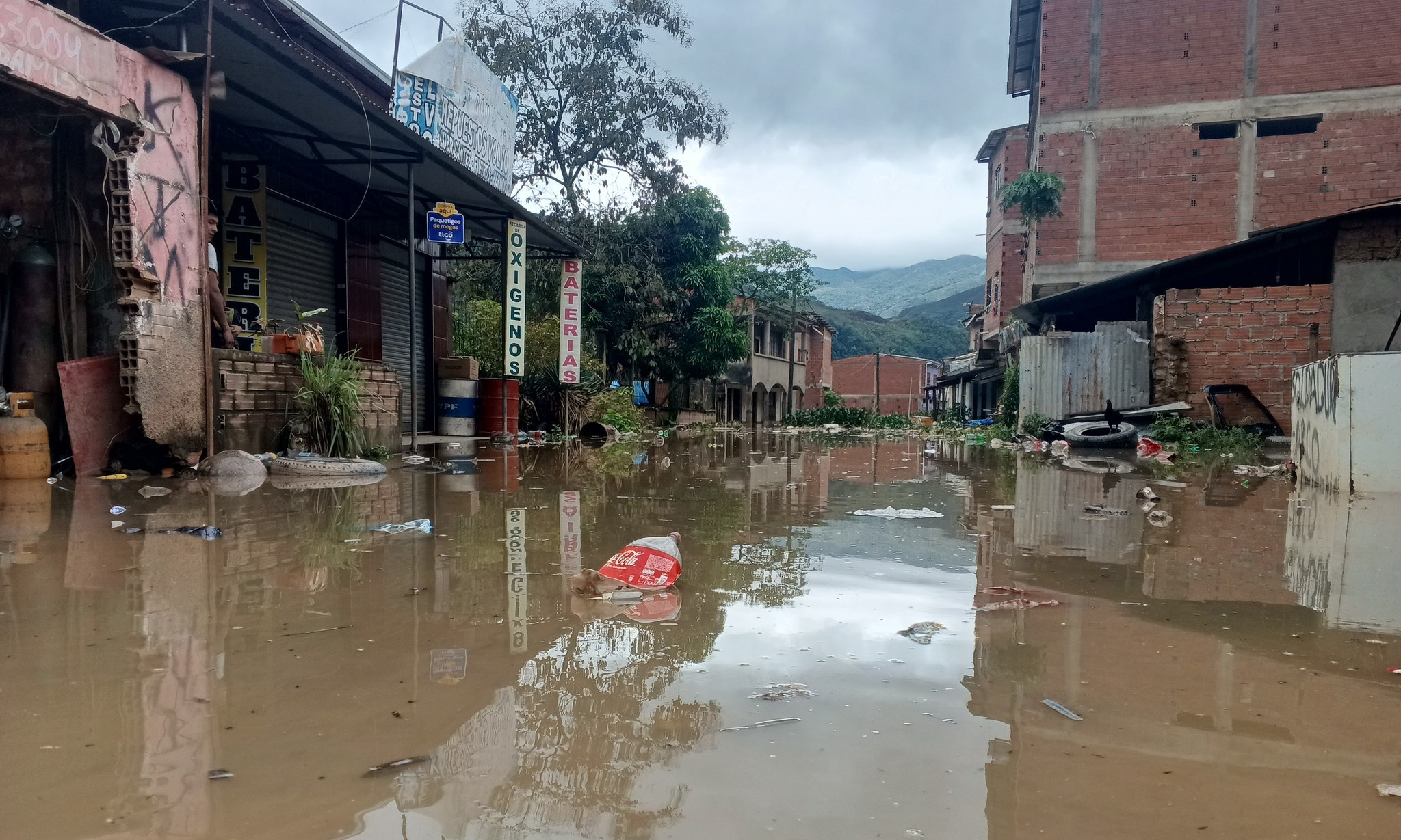Image d'illustration pour: "Tipuani vive en una bomba de tiempo": Defensa Civil responsabiliza a la actividad minera el desastre en el municipio