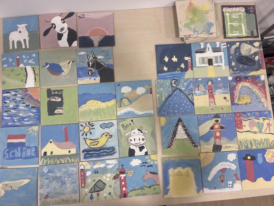 Image d'illustration pour: Kinderen en jongeren op Schiermonnikoog maken gezamenlijk kunstwerk
