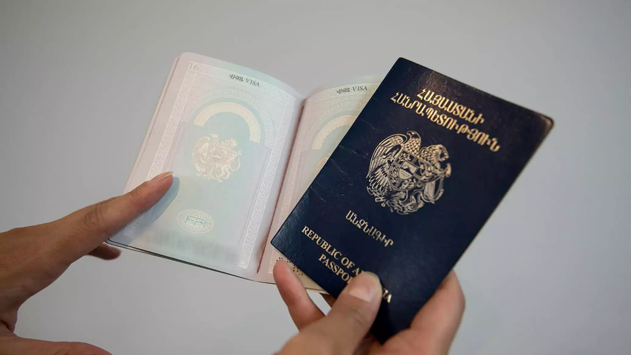 Image d'illustration pour: Свыше 19 тысяч карабахцев получили гражданство Армении