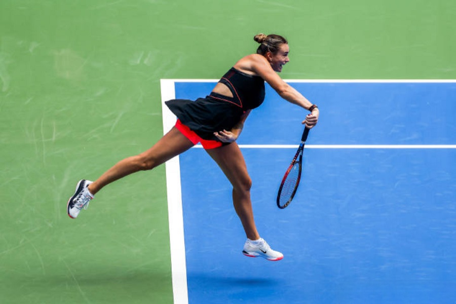 Image d'illustration pour: Sabalenka avança sem sustos e tem Rybakina pela frente nas quartas - TenisBrasil