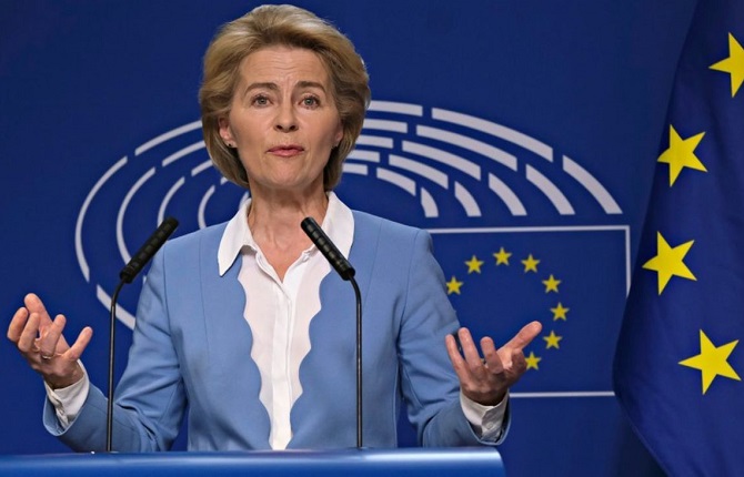 Image d'illustration pour: Ursula von der Leyen sous pression mais sauvée : l'Europe entre contestations, fractures et batailles stratégiques