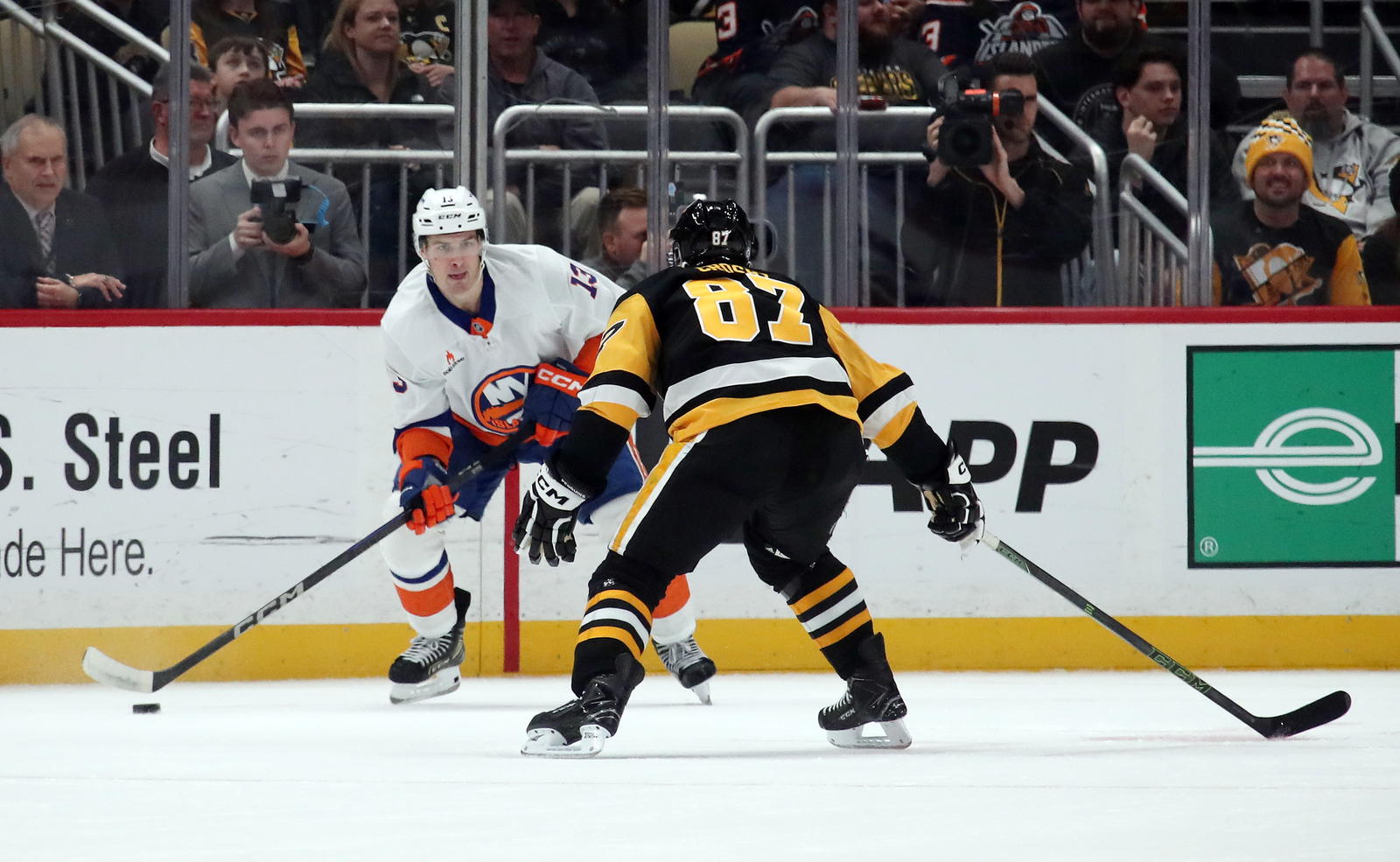 Image d'illustration pour: After A Transformative Offseason, Islanders Ready To Get This Thing Started vs. Penguins
