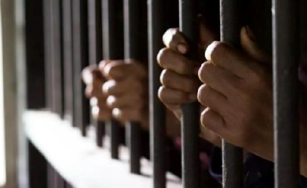 Image d'illustration pour: Ten alleged rural bank robbers remanded again