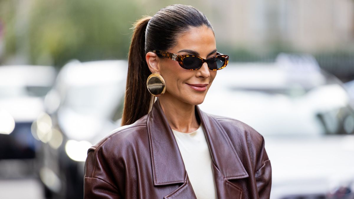 Image d'illustration pour: 6 Beautiful Ponytail Hairstyles You'll Want to Try This Week -- Plus Expert Tips to Nail Each Look