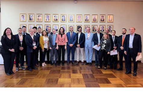 Image d'illustration pour: Niederländische Unternehmen wollen in den Schifffahrtslogistiksektor Paraguays investieren - Wochenblatt