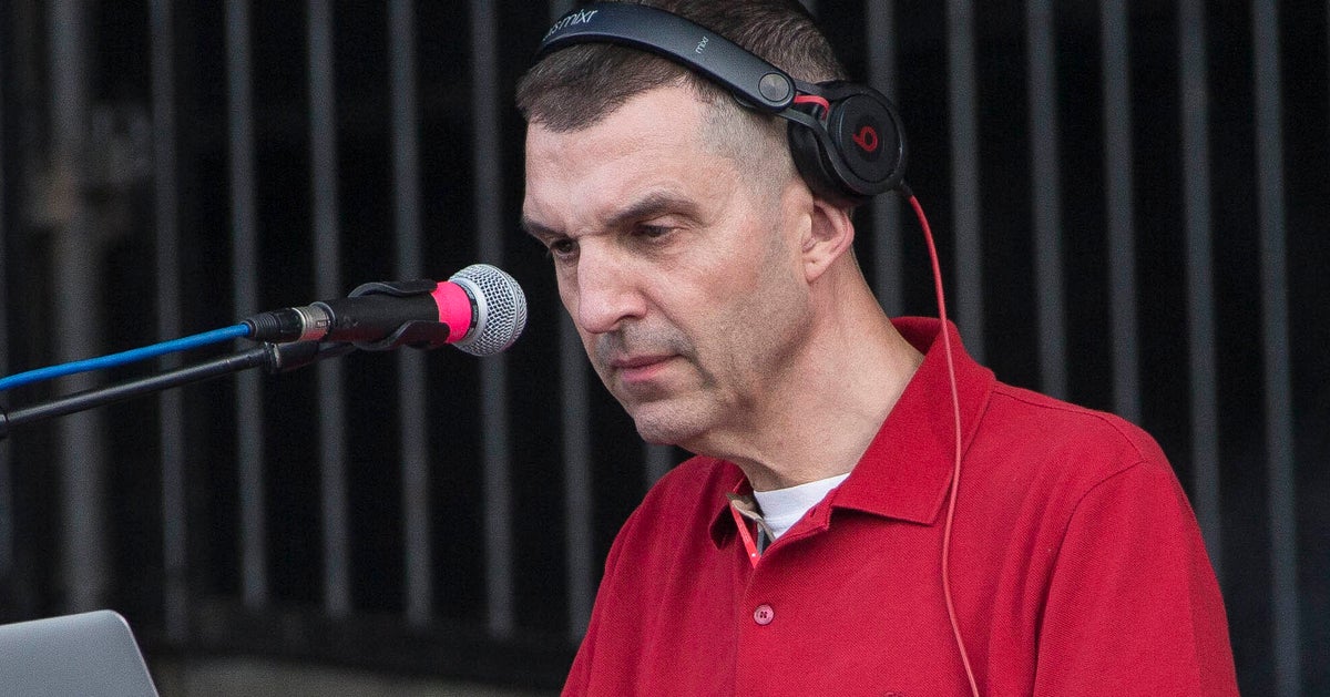 Image d'illustration pour: Former Top BBC Radio DJ Charged With Multiple Counts Of Rape