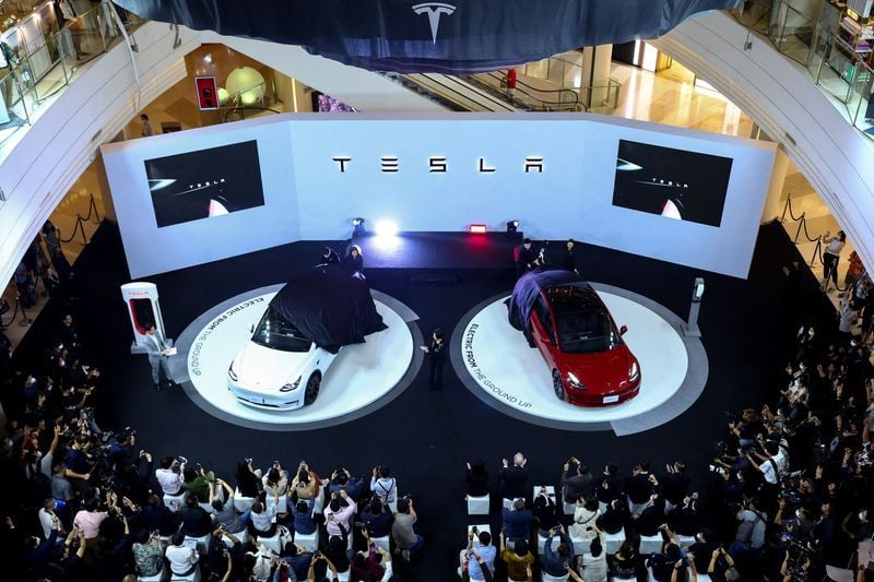 Image d'illustration pour: Tesla führt abgespecktes Model Y auch in der Schweiz ein