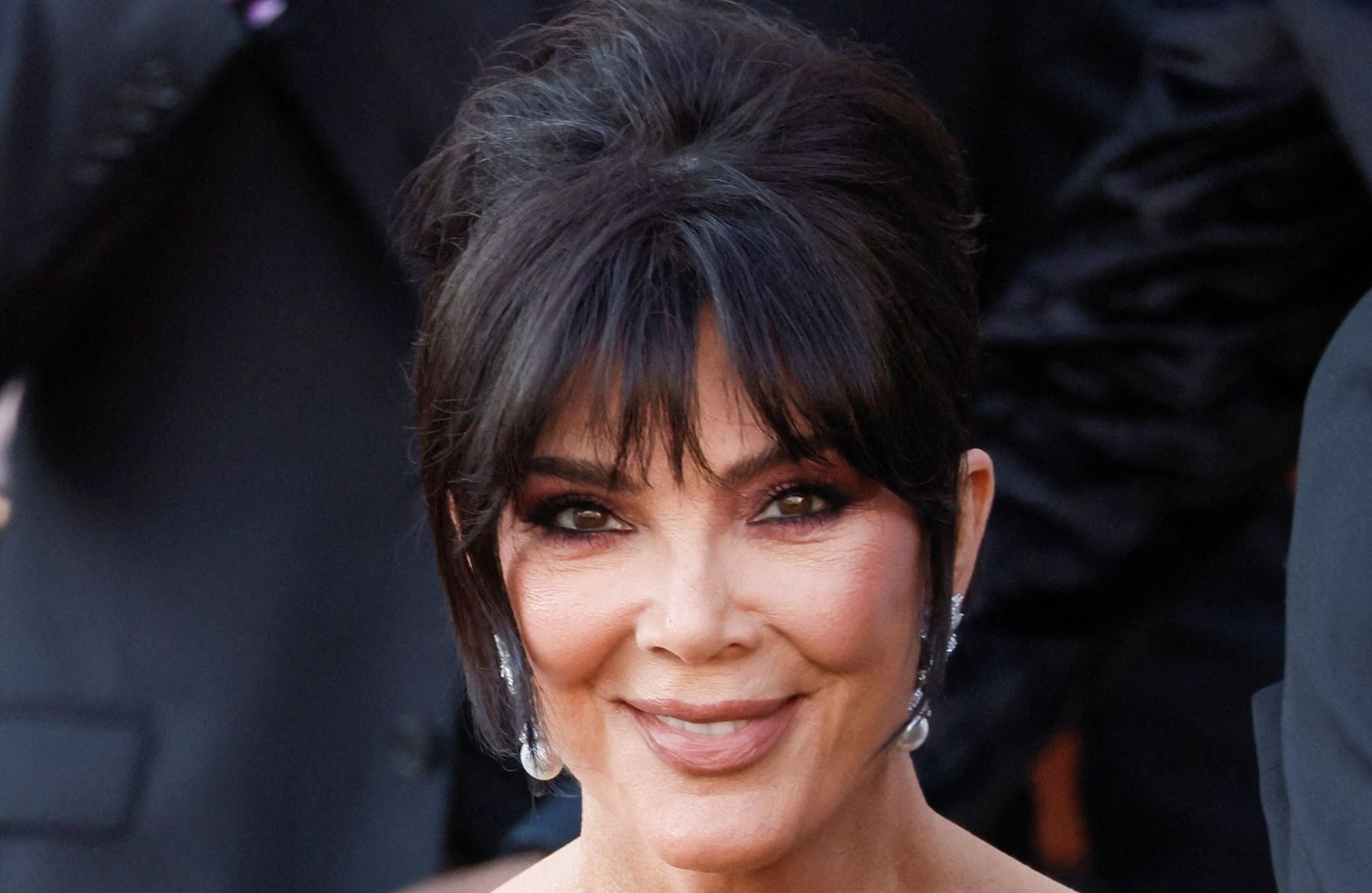 Image d'illustration pour: Transformée et plus jeune que jamais, Kris Jenner affiche une nouvelle coloration lumineuse - Elle