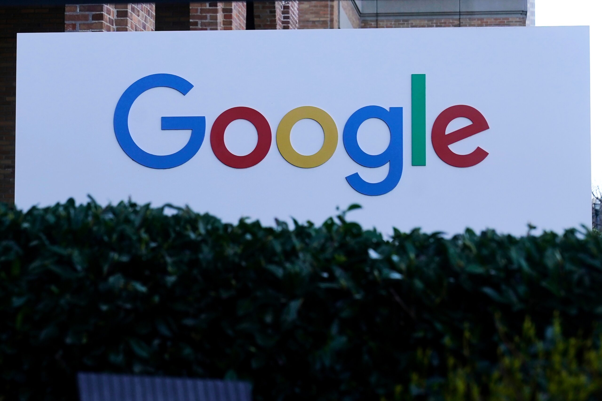 Image d'illustration pour: UK watchdog targets Google's 'strategic' role in search ads and a competitive market - WTOP News