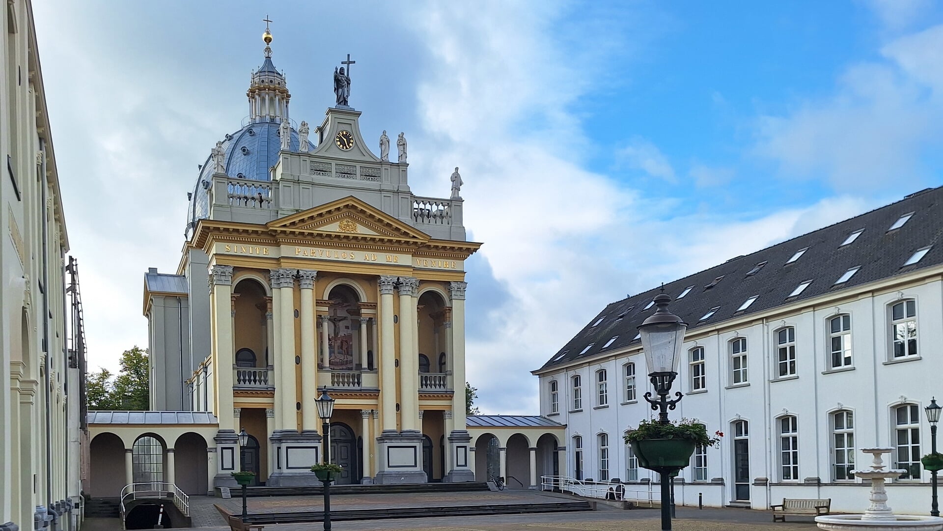 Image d'illustration pour: Plooien gladgestreken: Musea gaan naar Kapel Saint Louis en krijgen nieuwe naam