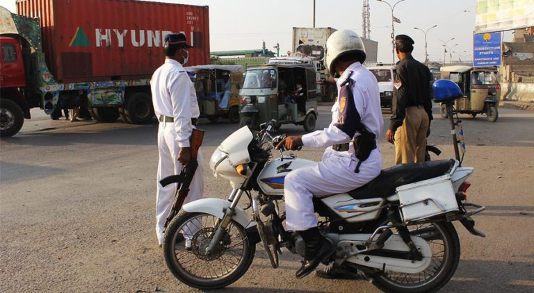 Image d'illustration pour: Karachi to launch full-scale E-ticketing system for traffic violations from THIS date