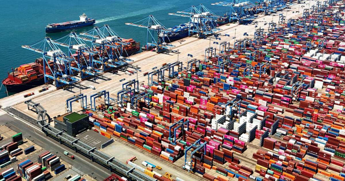 Image d'illustration pour: China impone tarifas portuarias a barcos de EU