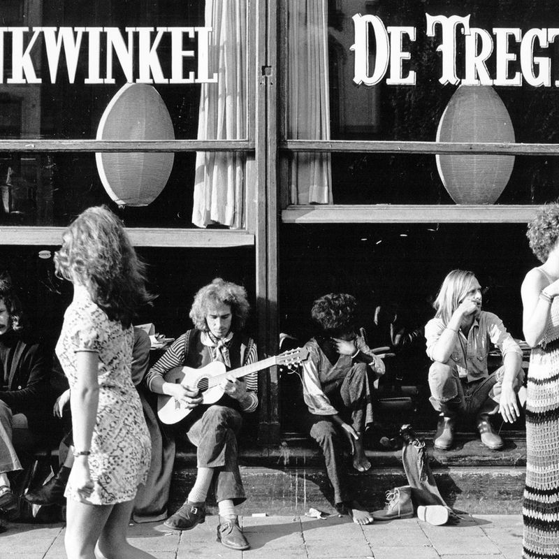 Image d'illustration pour: Ooit undergroundkroeg, nu een QR-tegel op de Oudegracht: Drinkwinkel De Tregter