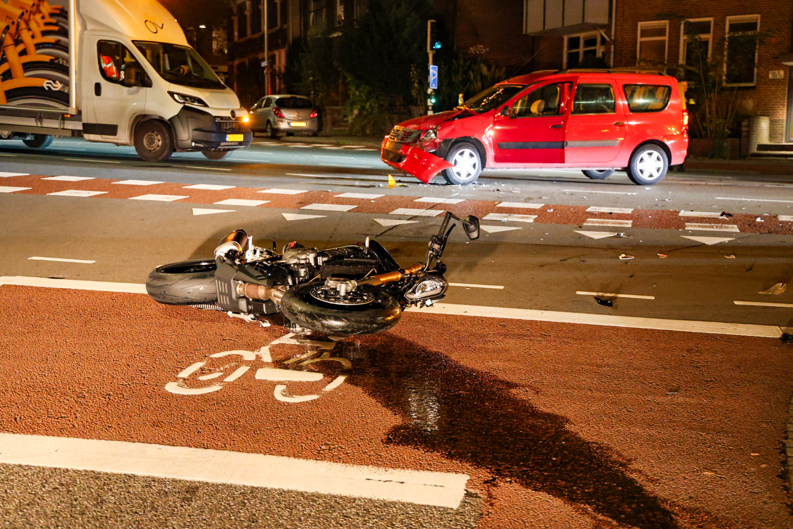 Image d'illustration pour: Motorrijder gewond na botsing met auto in Arnhem - GelreNieuws