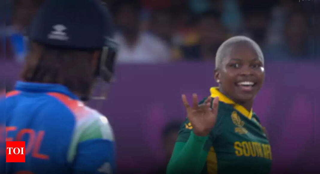 Image d'illustration pour: Women's World Cup 2025: South Africa's Nonkululeko Mlaba reprimanded for breaching Code of Conduct against India | Cricket News - The Times of India