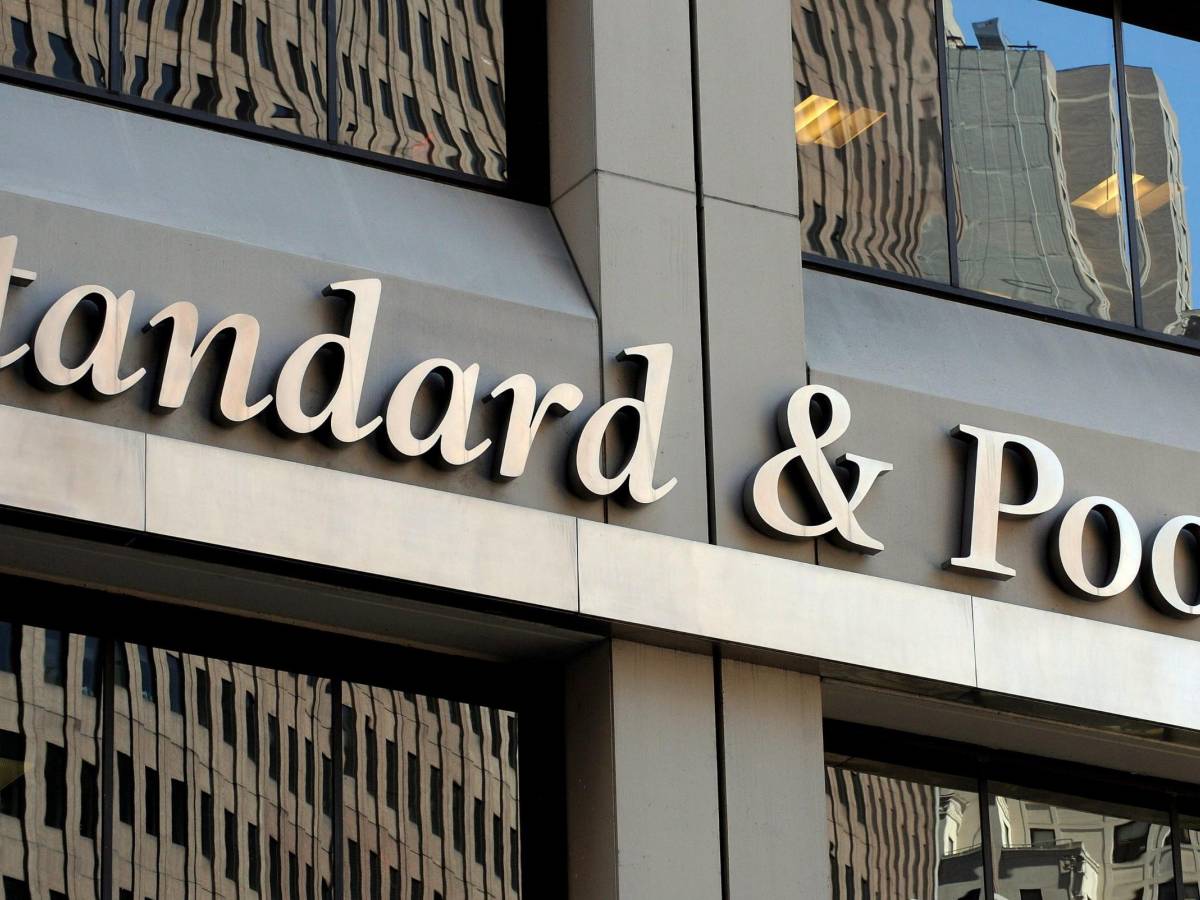 Image d'illustration pour: S&P conferma rating per l'Italia, outlook "stabile": cosa rivela la valutazione