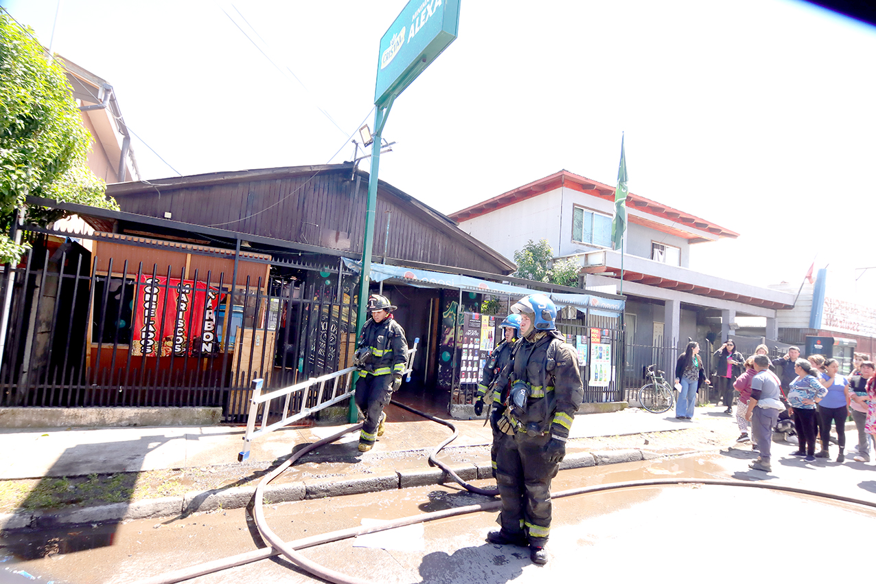Image d'illustration pour: Un minimarket y una casa fueron afectados por incendio - Diario La Prensa