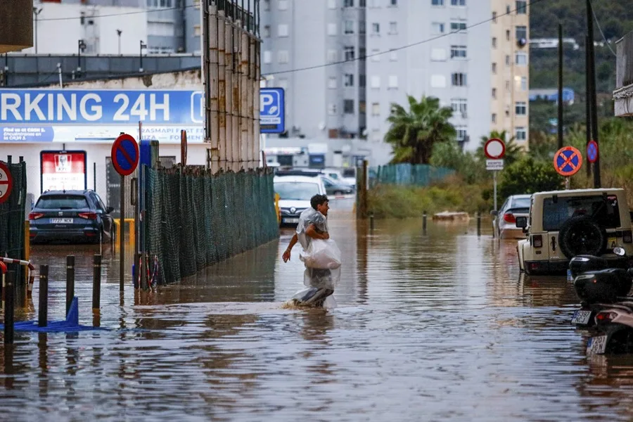 Image d'illustration pour: La UME desplaza efectivos desde Valencia a Ibiza para hacer frente a las inundaciones - EFE