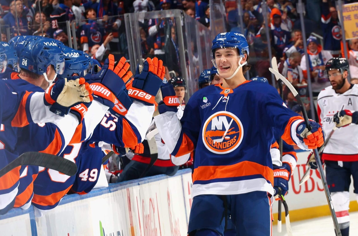 Image d'illustration pour: The Matthew Schaefer-New York Islanders love affair has begun